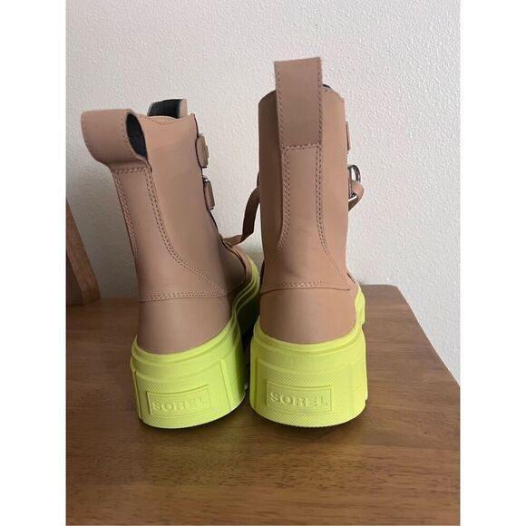 Sorel Women’s Caribou x Boot Lace boots in tan - Picture 8 of 10